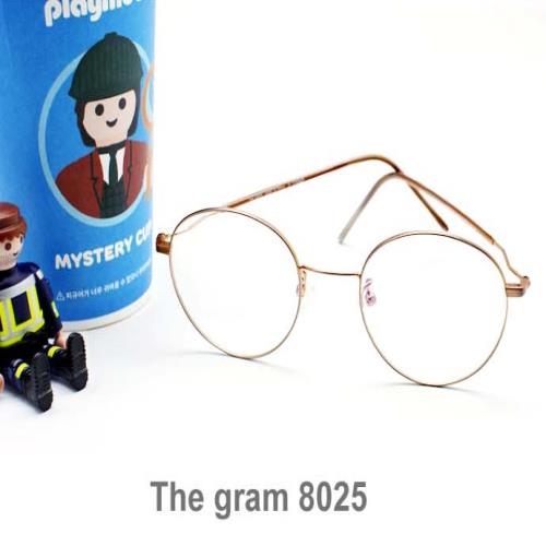 The gram 8025 B-Titan