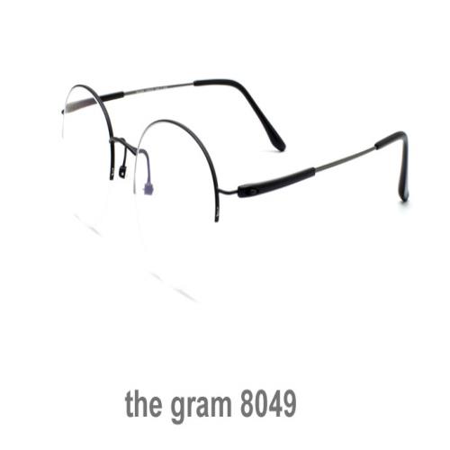 The gram 8049 B-Titan
